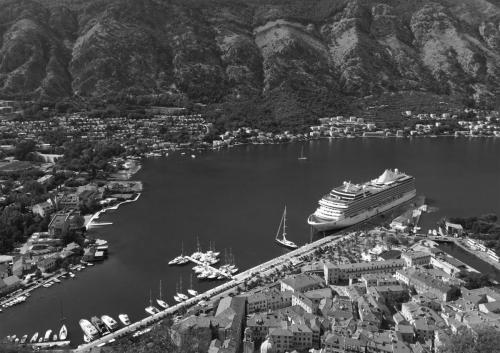 Артыков А. - Бухта Котор - Приз зрит. симпатий